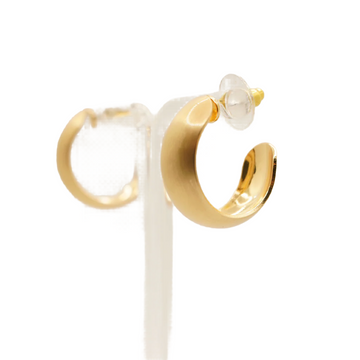 The Chic Matte Gold Hoop